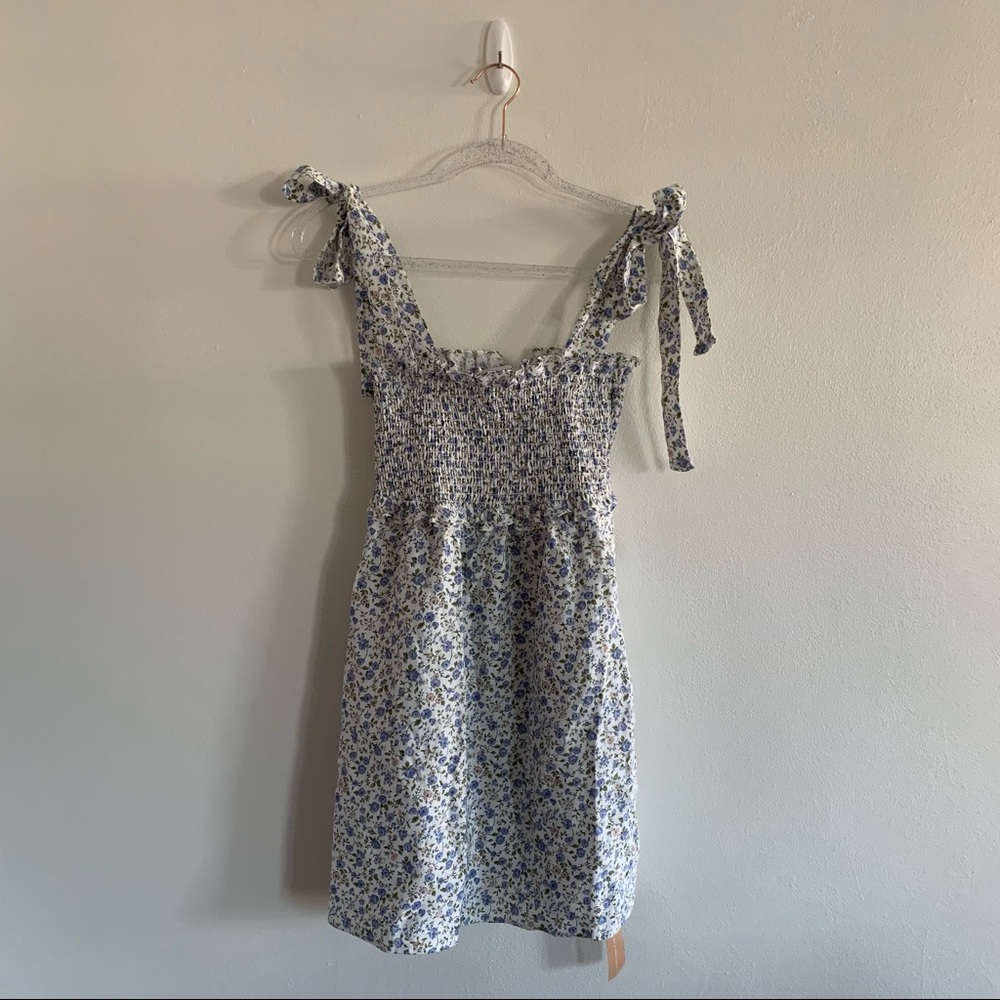 Reformation Dawson dress in Pixie blue floral Medium